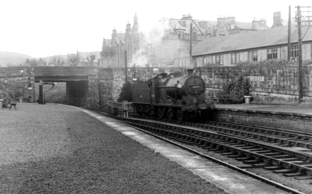 1957 04 44193 at West end of Crieff Station with King Street bridge David Ferguson Collection